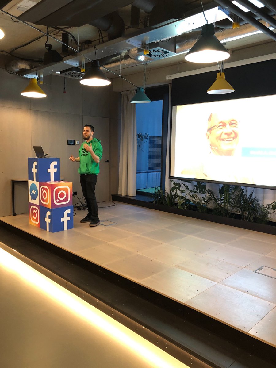 codekiwicom's tweet image. Tamas Kokeny sharing his best practices for seniors and team lead to mentor juniors in their teams. #TechWeekCE #Prague @greenfoxacademy