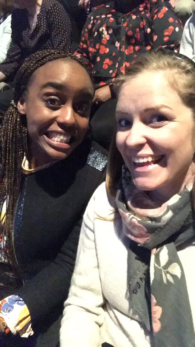 RegitzeB's tweet photo. På plads i #RoyalArena med lakridser i tasken og lyttelapperne slået ud - yep we love you @MichelleObama https://t.co/dxmHqtvIZR