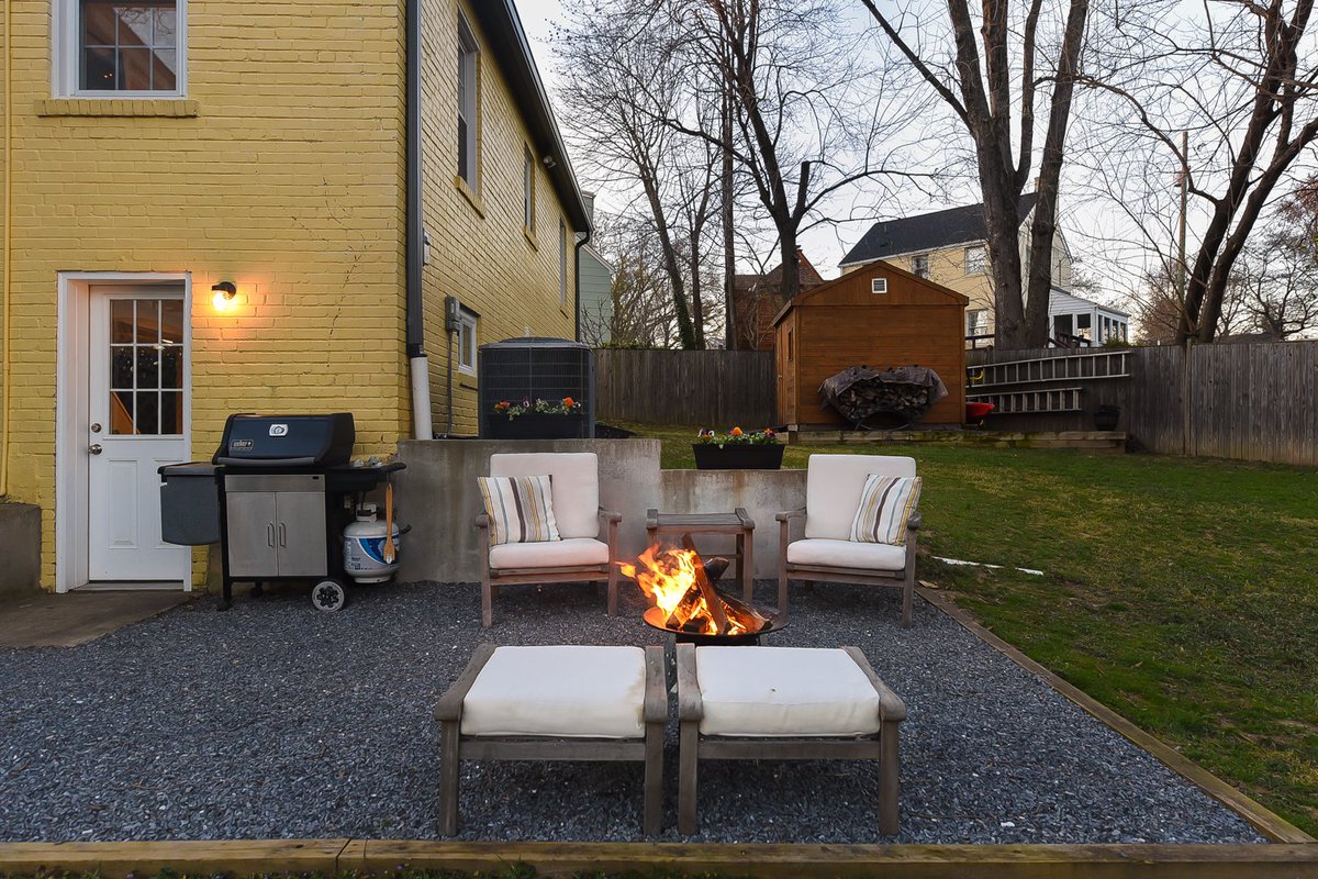 SonderWorksDMV's tweet photo. Sneak peak from 3 Leighton Place in Silver Spring. Thanks to RLAH's @melindaschnare for touring this beautiful listing at just the right time to get some golden exteriors! More in our Newsletter, coming to inboxes tomorrow AM! 👌📸🔥 https://t.co/tzFqKmtAqh