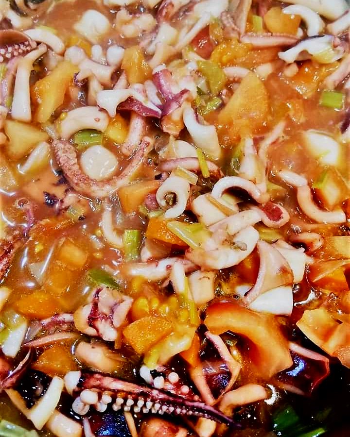 Con este guiso de choupas que hoy  se ha preparado uno de los clientes Kibus  nosotros damos por bien empleado el día ¡No te celes! Mañana te las llevamos a ti 😜

Puedes entrar ahora en kibus.online y dejar hecha ya la compra para mañana

#realfood #realfooding