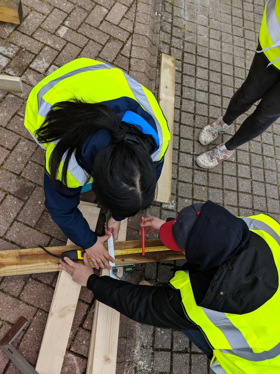 LoynCo's tweet photo. A great start to the final week with our @WSofArchi Vertical Studio students. Gaining experience from our lovely experienced contractor Ray Jones to build the #bikeshelter they have designed. #practiceexperience https://t.co/6R9xQR6f24