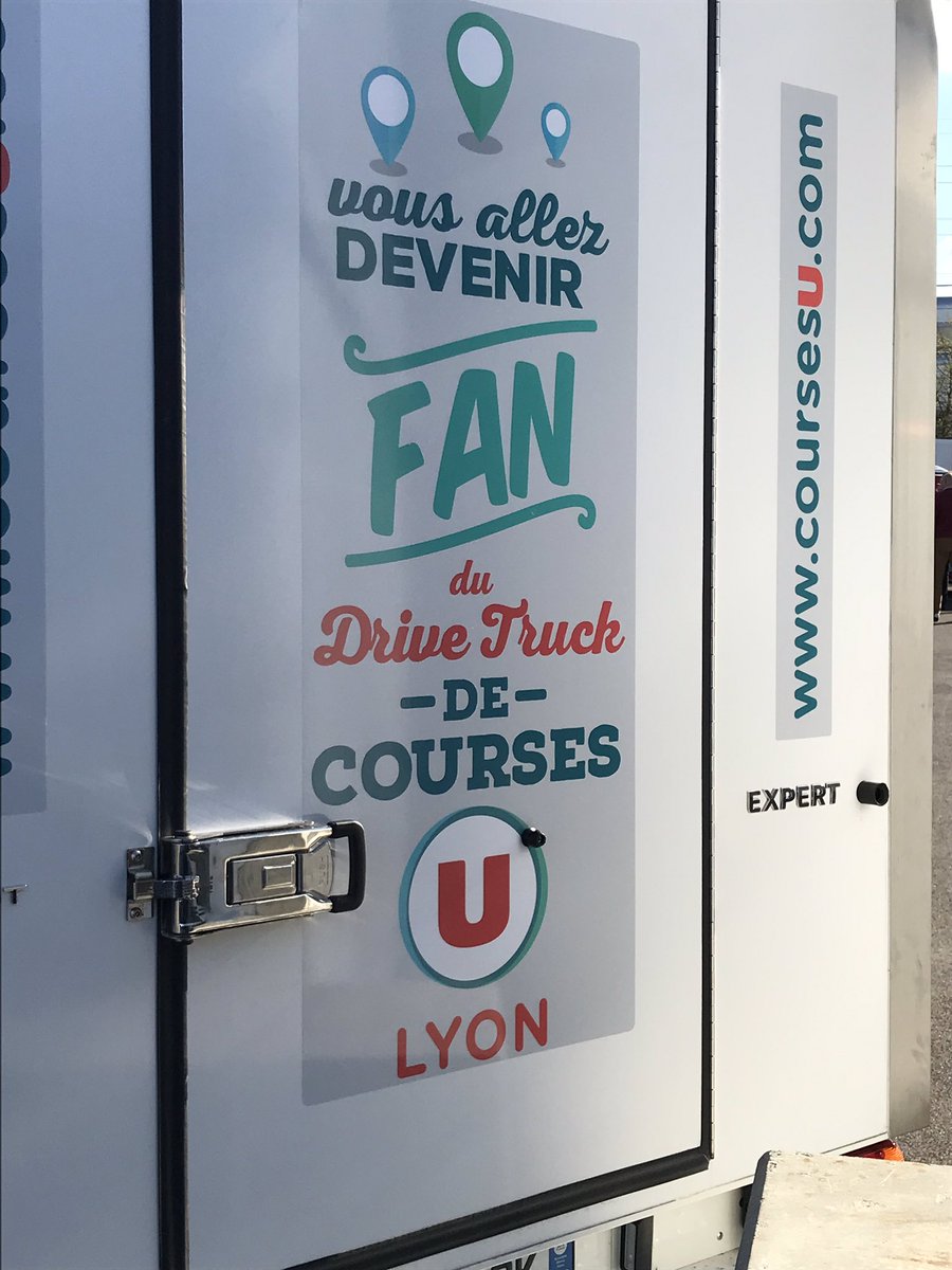 schelcher's tweet photo. Je souhaite bon vent au nouveau service Courses U Lyon de nos 10 collègues @ULesCommercants inauguré ce soir. À Lyon nous allions le meilleur du commerce physique à l’innovation numérique. #CommerçantsAutrement https://t.co/Xg3tfHxrap