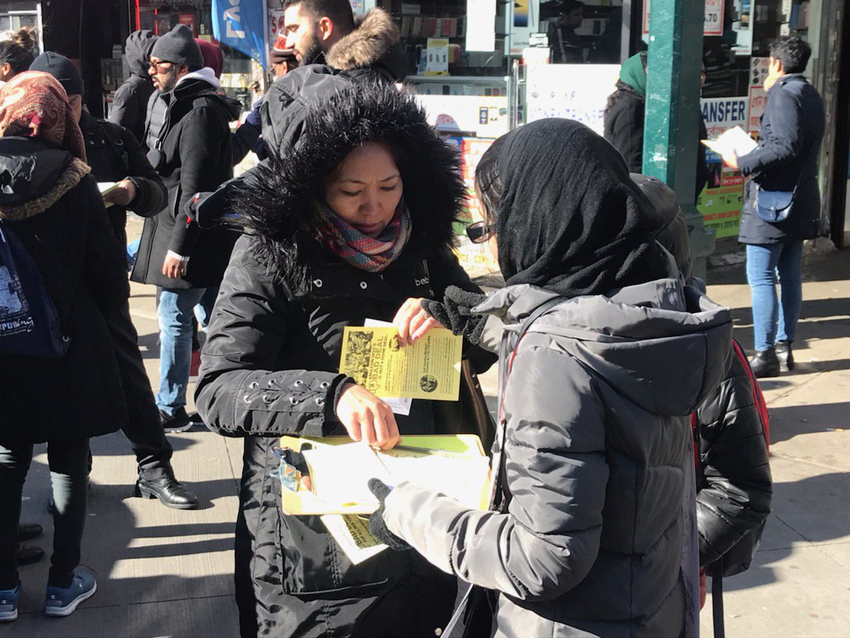 ChhayaCDC's tweet image. Let's talk #EquitableCommunityInvestment and Sustainability. Join us in doing outreach for #NoAmazon/Economic Democracy Day-April 13 in Diversity Plaza, 2-4pm. We need bilingual folks especially in Bangla, Urdu/Hindi, and Nepali if possible. Email Farzana@chhayacdc.org for deets!