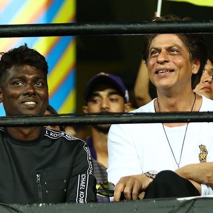 TEAMSRKNANDED's tweet photo. And that NAMASTE to all fans supporting #KKR tonight. #CSKvKKR

@iamsrk @KKRiders https://t.co/3Z9xmV8UFu