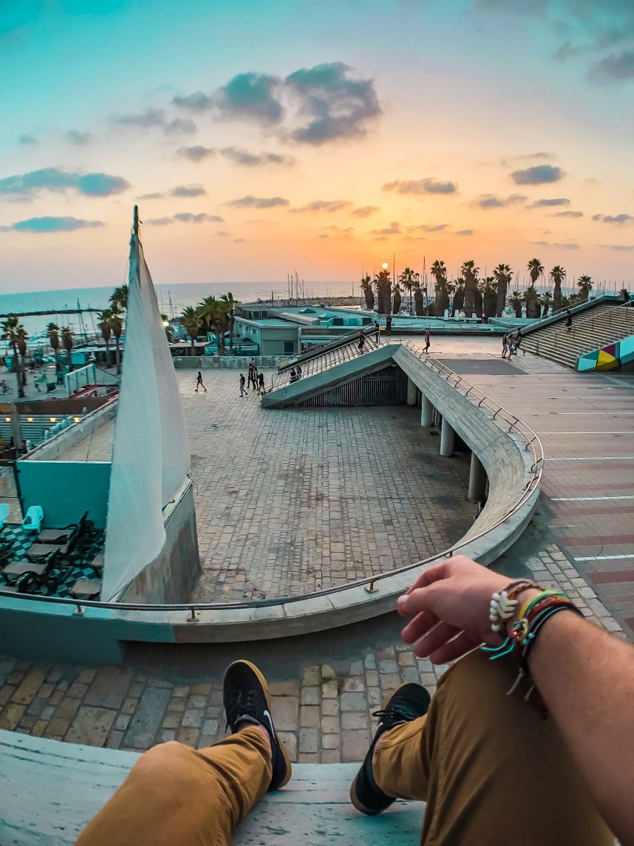 hitcase's tweet image. Dreaming of summer travel. 

Photo: Stratacous // SuperWide Lens

#travel #iphoneography #hitcase