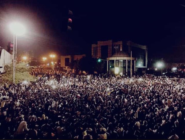 mustaf1000's tweet photo. الأن الهتاف .. 
نحن منو؟ وردية الموووت
مطلبنا شنو؟ بشة يفووت✌
معانا منو؟ جياشة شفوووت https://t.co/0Vjbc01QYp