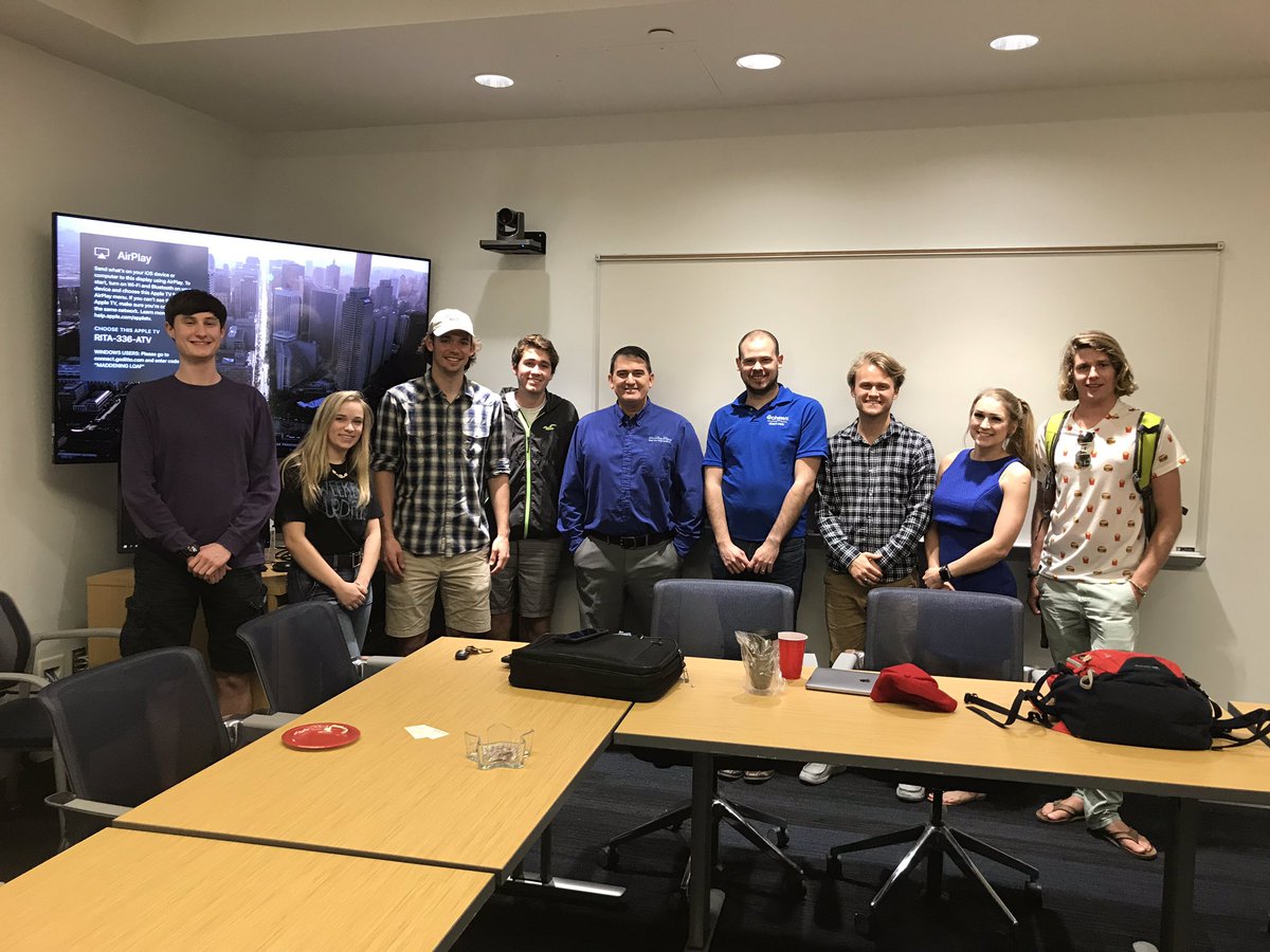 cofcwx's tweet image. Many attendees not pictured here, but a BIG thank you to everyone that came out and an even bigger thank you to Jared and Shea! #metstudents #cofcwx #chswx