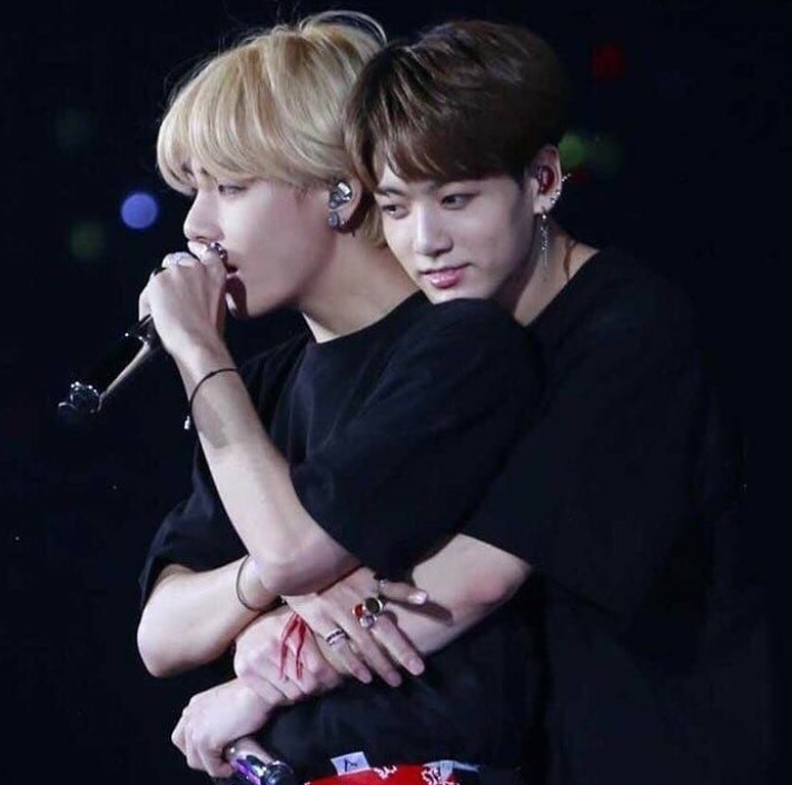 HerInfernalMaji's tweet photo. #BTSPavedTheWay #BTSBillboardTopGroup #BTSTopSocialArtist #BTS #BTSARMY #BTSxHalsey #BTSTakeover #btsgeneration #BTSMapOfTheSoulPersona #BTSPERSONA #BBMAs @BBMAs @BTS_twt @bts_bighit https://t.co/gnz0qhXIx2