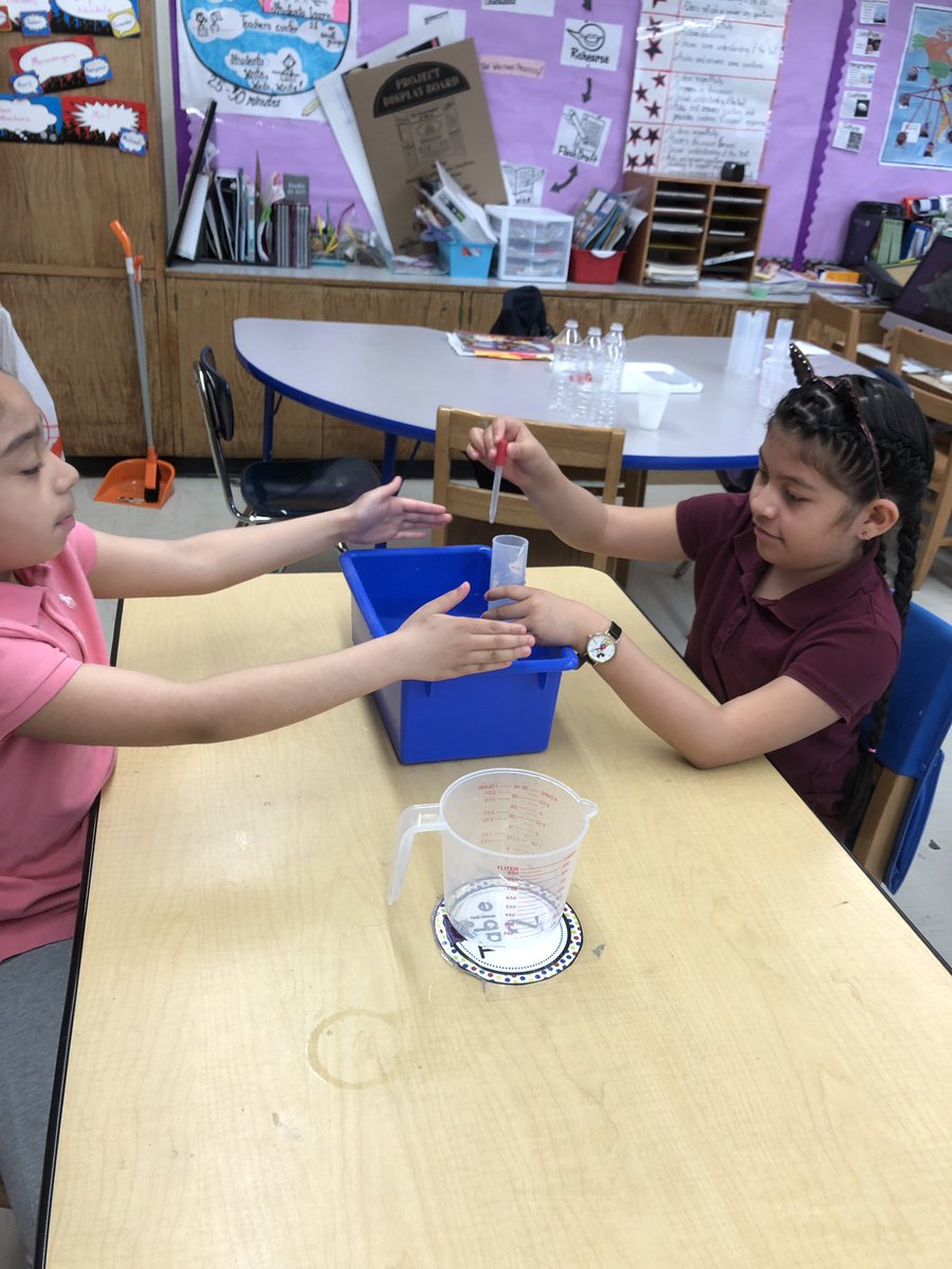 DualLanguage308's tweet photo. Mathematicians measure liquid volume using liters and milliliters #76learns https://t.co/WCeSrRhScq