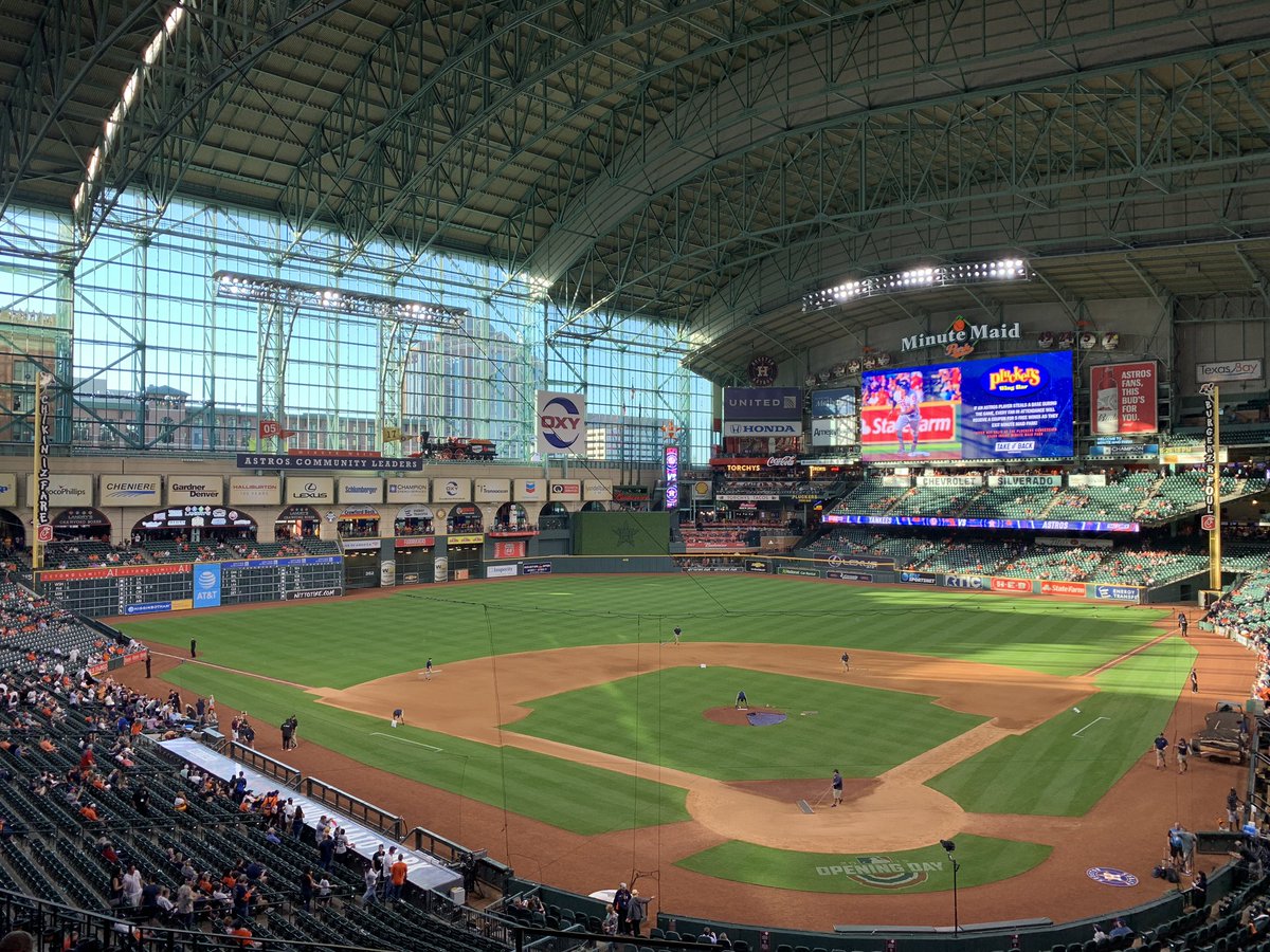ColeyHarvey's tweet photo. ... and just as they did exactly 54 years ago, the teams will be playing indoors tonight. #roofclosed https://t.co/Z0jj4jhF5A