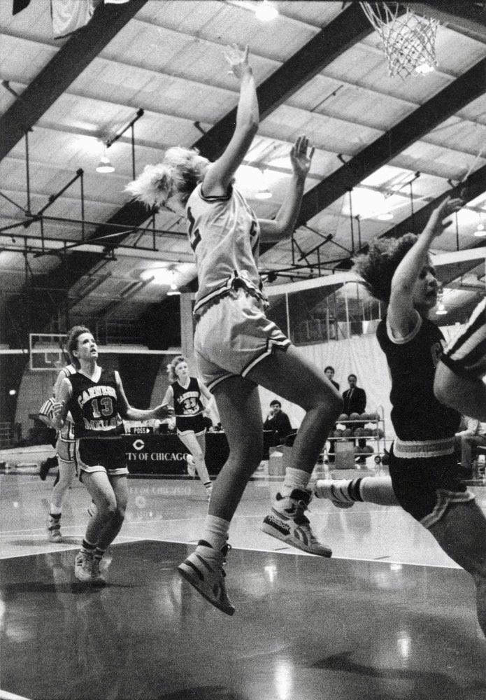 bethbwoods's tweet photo. Remember what it was like to eat team meals at the Wendy’s Super Bar &amp; only have 1 pair of basketball shoes? Let’s support the current gen of bballchicks to greatness. PS-I may have given my opponent a nudge on the way to the basket ;) #UChiGivingDay @UChicagoWBB @ChicagoMaroons https://t.co/Mzk9VrN2uq
