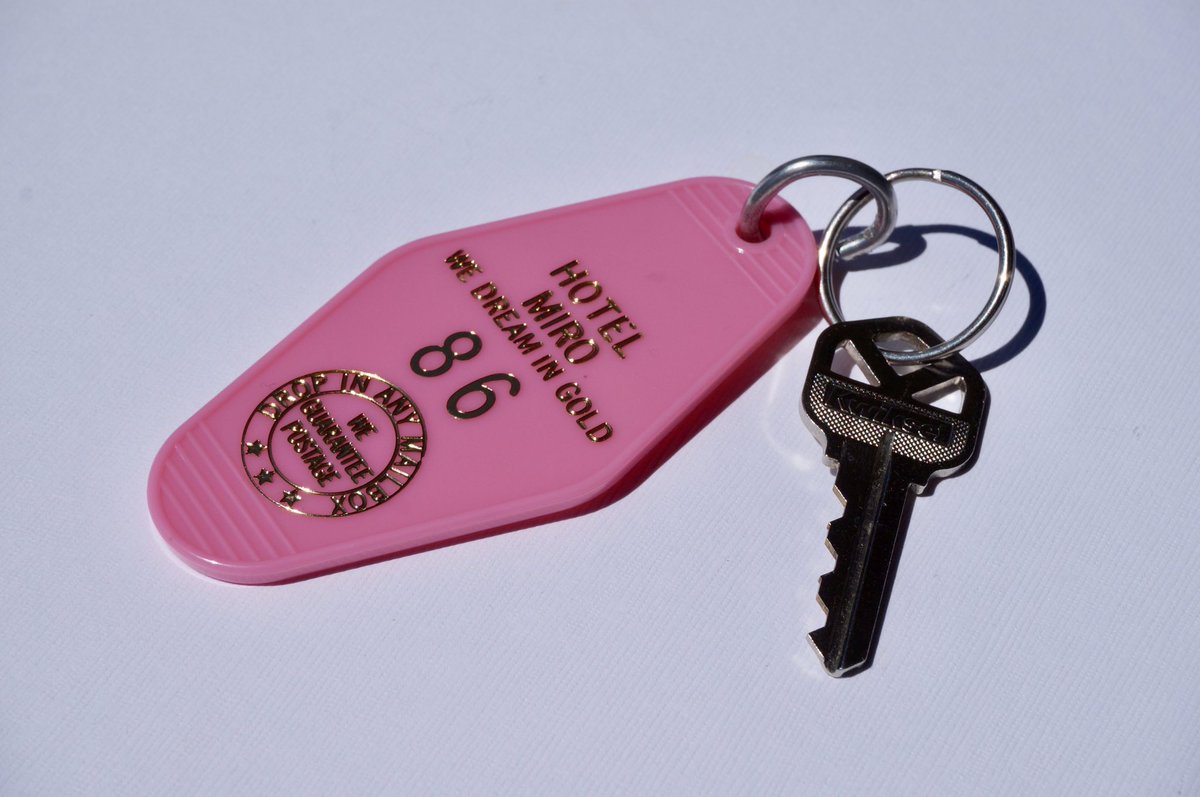 romemcelroy's tweet photo. WELCOME TO HOTEL MIRO
Where we dream in gold ✨

Our HOTEL MIRO vintage inspired motel keychains have finally dropped! We’ve been working on these for a long time and we’re so excited they’re finally here! 
Shop them now! 
https://t.co/kWtLhk8Vep https://t.co/yMIsWPLCn0