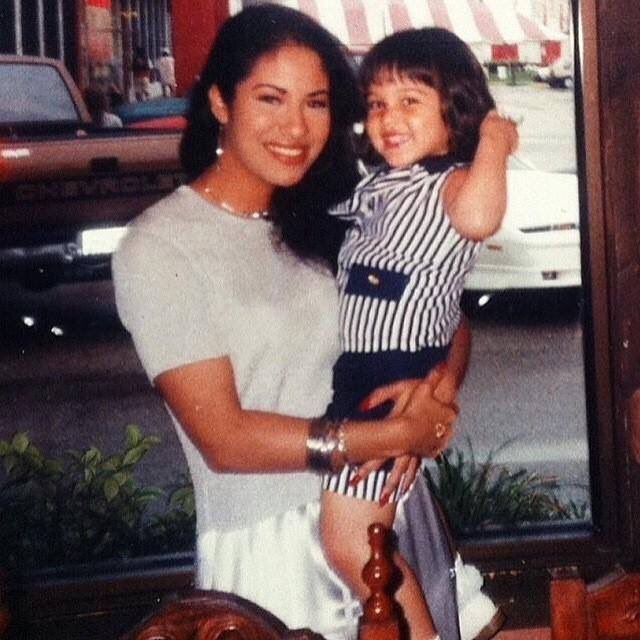 Selena with fans at the Doneraki restaurant on Westheimer Road in Texas (1994)