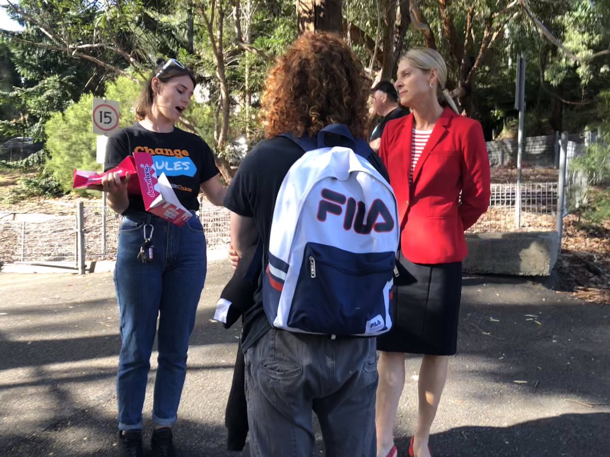 Great morning chatting to local TAFE students encouraging them to enrol to vote! So many great conversations about key issues how important their vote is. Only 1090 needed to change Robertson! #RobertsonVotes #StopTAFEcuts #enrol2vote #ChangeTheRules