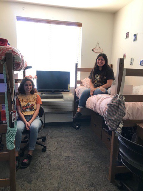 CSUN_SH's tweet photo. Big thanks to everyone who came to Explore CSUN! It was great to meet so many future Matadors! We hope you enjoyed your tour and we look forward to seeing you this fall! #csun #csunstudenthousing #csunhousing #csunlife #successlivesatcsun #csunstudents https://t.co/ylPZsImJka