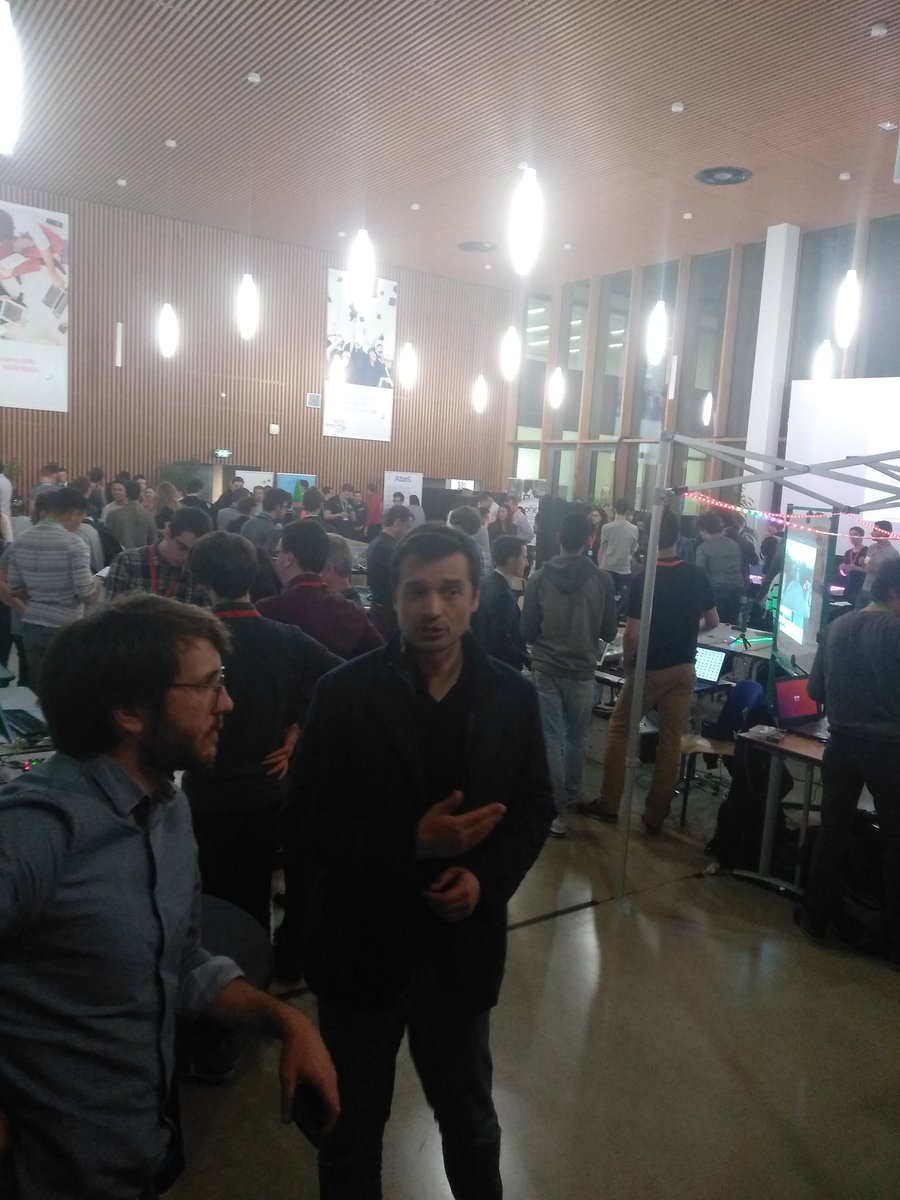 Sixtinedesc's tweet photo. Un grand merci @ENSEIRBMATMECA pour cette magnifique soirée "Nos élèves ont du talent" #projetsinnovants #relationecole #welcometothefuture https://t.co/mD5PP22Mpa