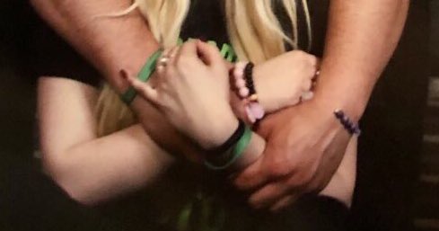 blkegrffn13's tweet photo. wish i wasn’t crying https://t.co/8aBwx6bGvP