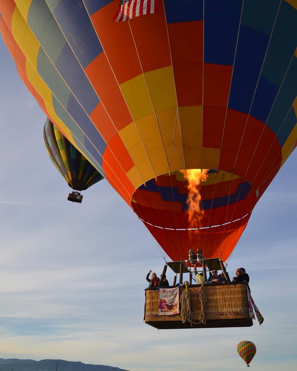 The <a href="/TemeculaVBWine/">Temecula Balloon & Wine Festival</a> is only a month away! Book a stay with us for this fantastic event! >>bit.ly/1Nzmz56 #Temecula #festivals

Photo by ryaneichorst
