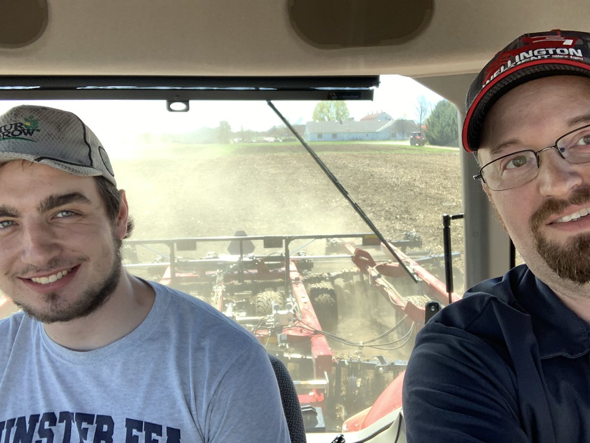 DeweyMann309's tweet photo. @grahamcochran @OhioState @CFAES_OSU @OhioStateFABE @Case_IH Thanks for coming by! Tues was a great day for #springtillage19 ar #Waterman. #ASM3360 https://t.co/1jnhf4kaGD