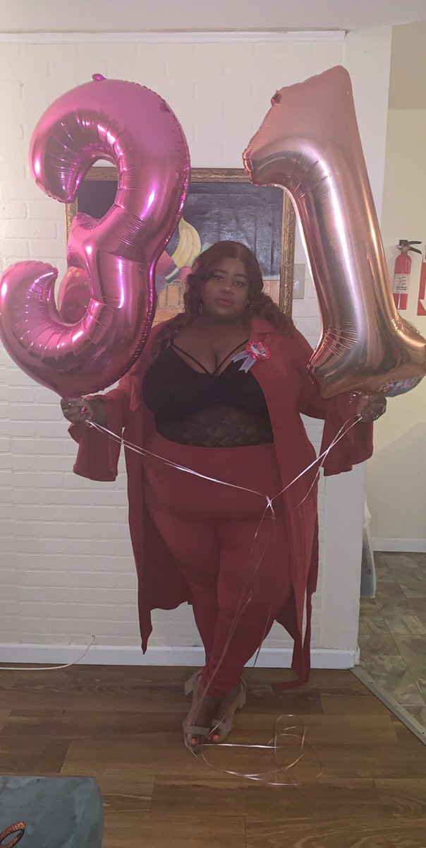 TheBigBslayer's tweet photo. My 31st birthday 🎉 I'm wearing #rebdolls #Walmartfashion #Torridfashion https://t.co/DdiZyHaxQC