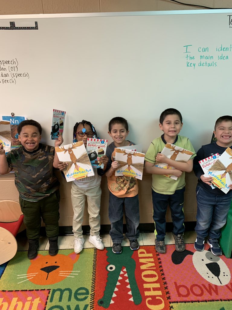 MissCrosswhite2's tweet photo. Cheesin’ big for new books! #readingisfun #beulahZD6 https://t.co/KLGDwFbi4c