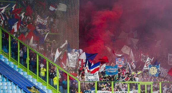 Nog iets minder dan een maand en dan staat de bekerfinale op het programma!
Willem II: 17.500 kaarten (auto- en buscombi)
Ajax: 15.000 kaarten (bus- en treincombi)