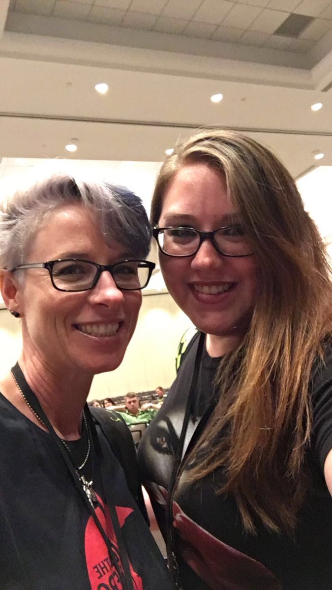 _LLTQ_'s tweet photo. @lgwinfl @LanaParrilla @bexmader @KarenDavid @thereelbeverley @jenmorrisonlive @colinodonoghue1 @Jared_Gilmore @OnceABC @emiliederavin @robertcarlyle_ Yes! We love you guys too! June can’t come soon enough!! We can’t wait to continue our annual tradition! Hard to believe this will be year 3!!!❤️❤️❤️ Give the girls hugs from us! #MiniEvilRegals 🍎🤘🏼❤️ https://t.co/GAFA8n8jgT