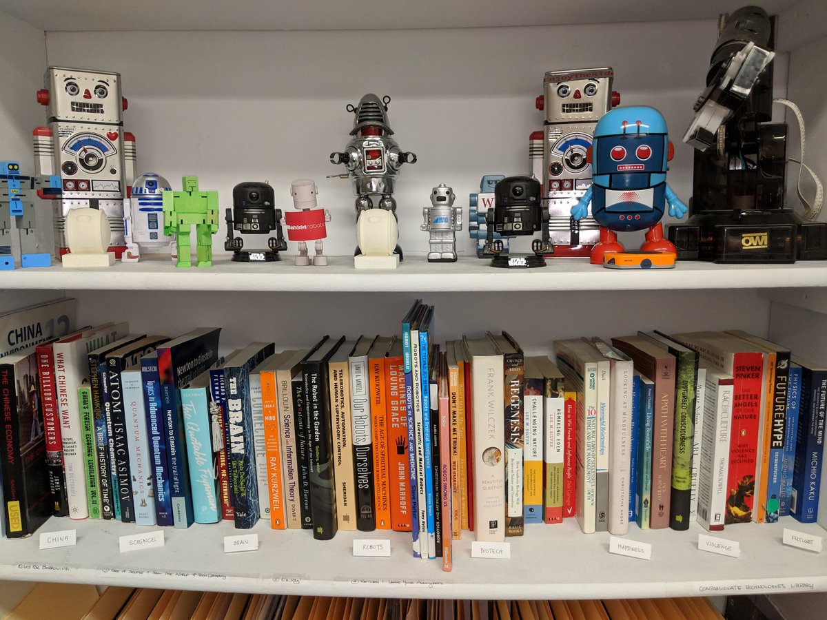 LorencGjoni's tweet image. Found some interesting books at @MassRobotics while visiting for #RoboWeek. One thing is certain: You don't lack intellectual stimulation while here.
#TechLibrary #robotics