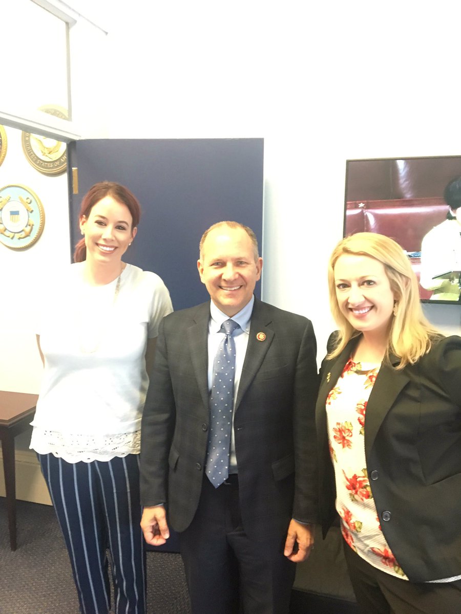 amandamrichter_'s tweet image. Thanks @RepSmucker for your time today to discuss respiratory therapy &amp;amp; the BREATHE Act! #AARCLobby #BreathingMatters