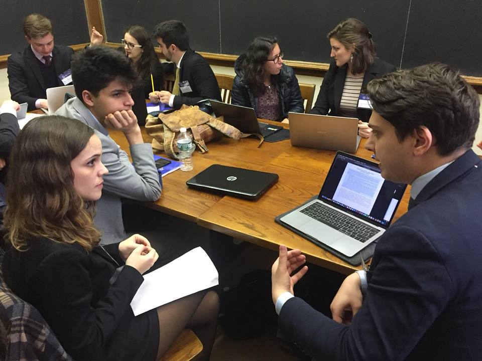 EuropeMurcia's tweet photo. ¡Notición! @CharlesMGO y @silvialoar, presidente y vicepresidenta de nuestra asociación, han asistido a European Students Conference, celebrado en la @Yale. Estamos muy contentos de haber tenido esta oportunidad. FELICIDADES!! #EuropeanHorizons https://t.co/hPEO6axtz3