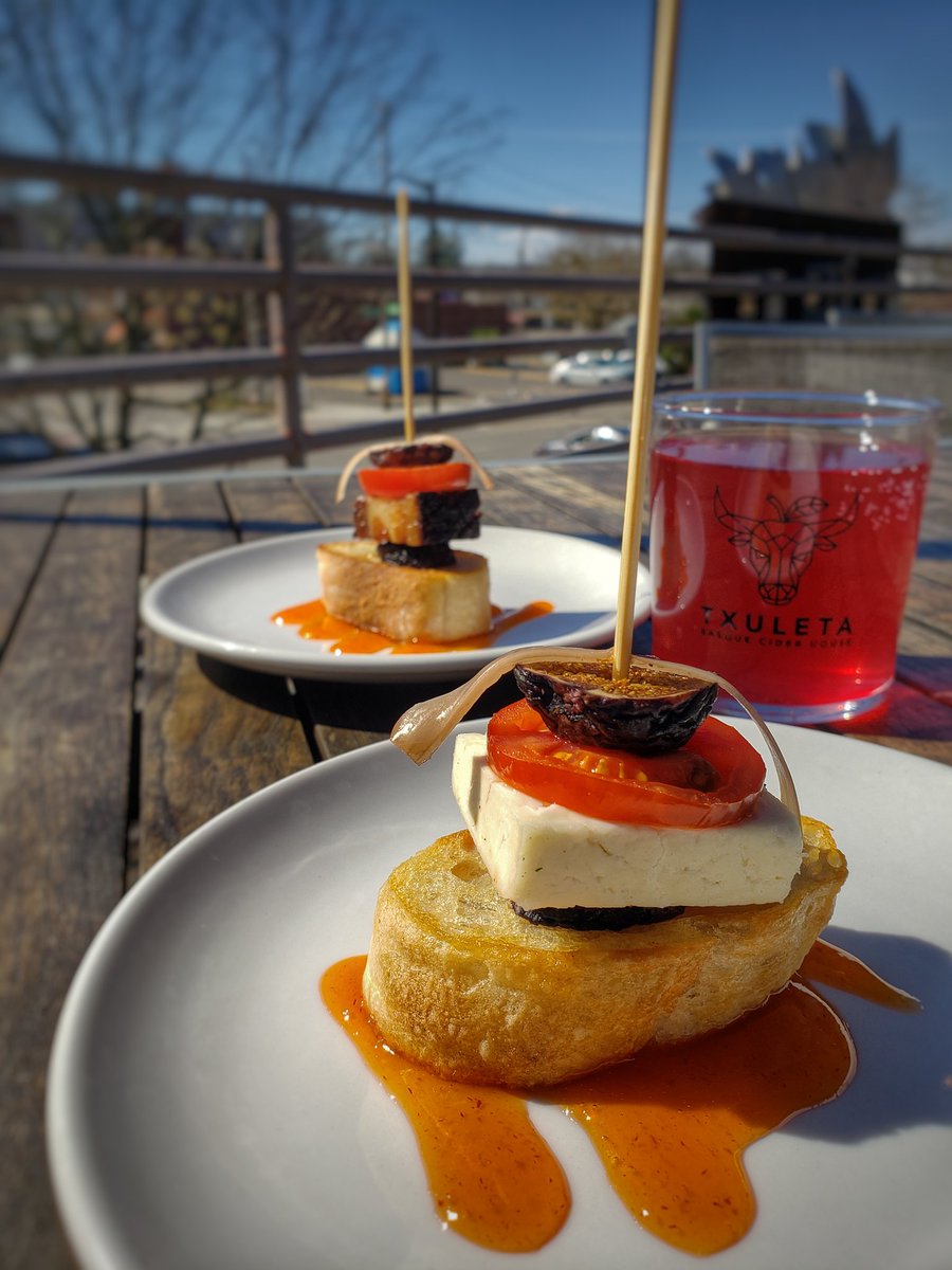 TxuletaIndy's tweet photo. PINTXO-POTE! $5 for a pintxo and a full pour of Sidra Naturala or Sidra Frambuesa, Tuesday - Thursday 🍢🍡🥃
QUESO FRESCO Mission fig, Campari tomato, pickled shallot &amp; pepper jelly
-or-
PORK BELLY Mission fig, Campari tomato, pickled shallot &amp; pepper jelly
PLUS happy hour menu! https://t.co/iq5UpOKCNx