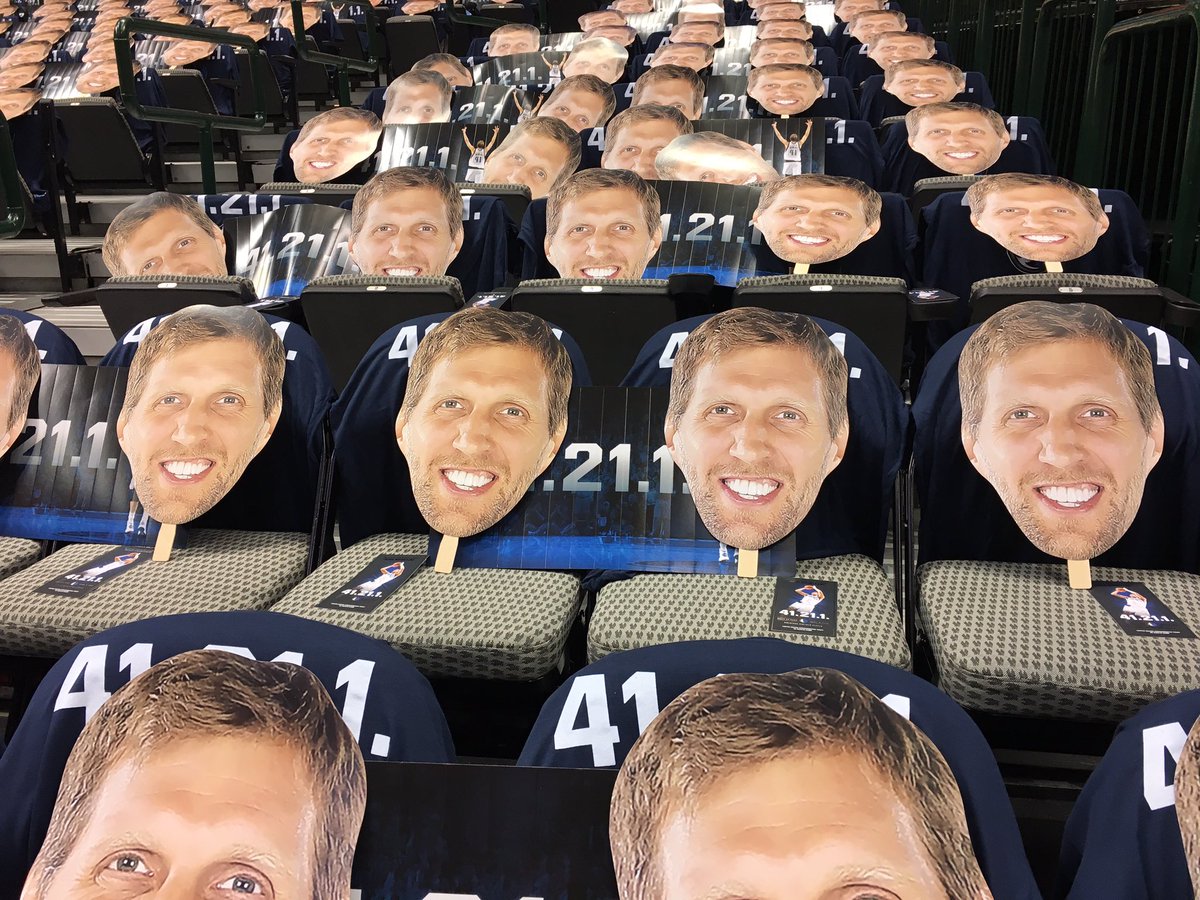 BKaplanFOX4's tweet photo. Eerie pregame at the AAC before Dirks last game? https://t.co/ICjuLUijrp