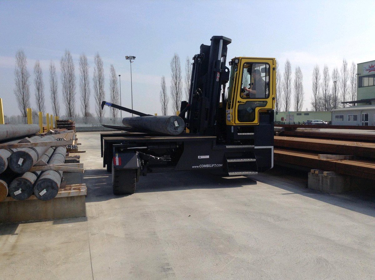 Ustaudal's tweet photo. At #bauma2019 you will find the WOW factor at the #Combilift booth.

We turn #materialhandling into a #SafetyFirst zone, we turn #Space into a #profit zone - making businesses go 4-WARD in all directions.

#LiftingInnovation with #StraddleCarrier and #aislemaster https://t.co/suhpbO05KR