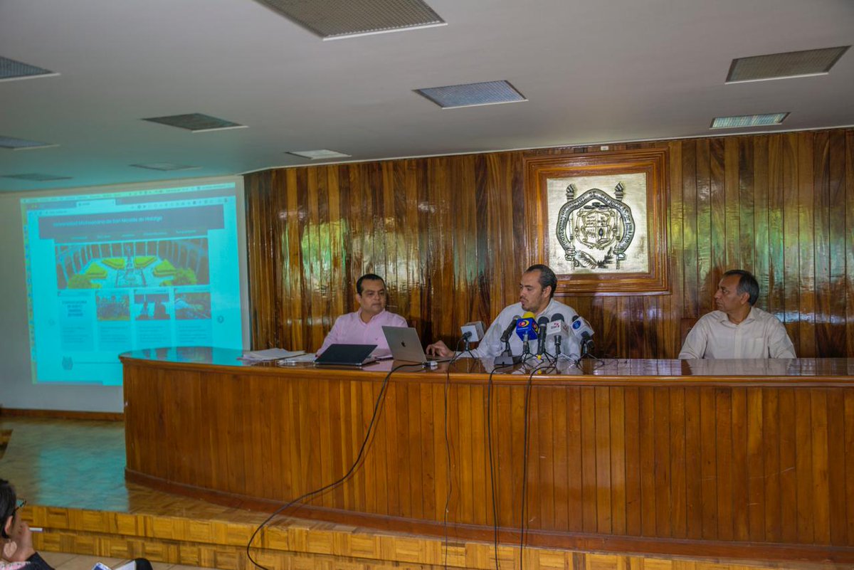 UMSNH_Oficial's tweet photo. Presentan nuevo portal web de la UMSNH que ofrece múltiples ventajas para toda la comunidad universitaria. A través de sus aplicaciones podrás tener a la mano toda la información que necesites. https://t.co/3BEuI6njo1