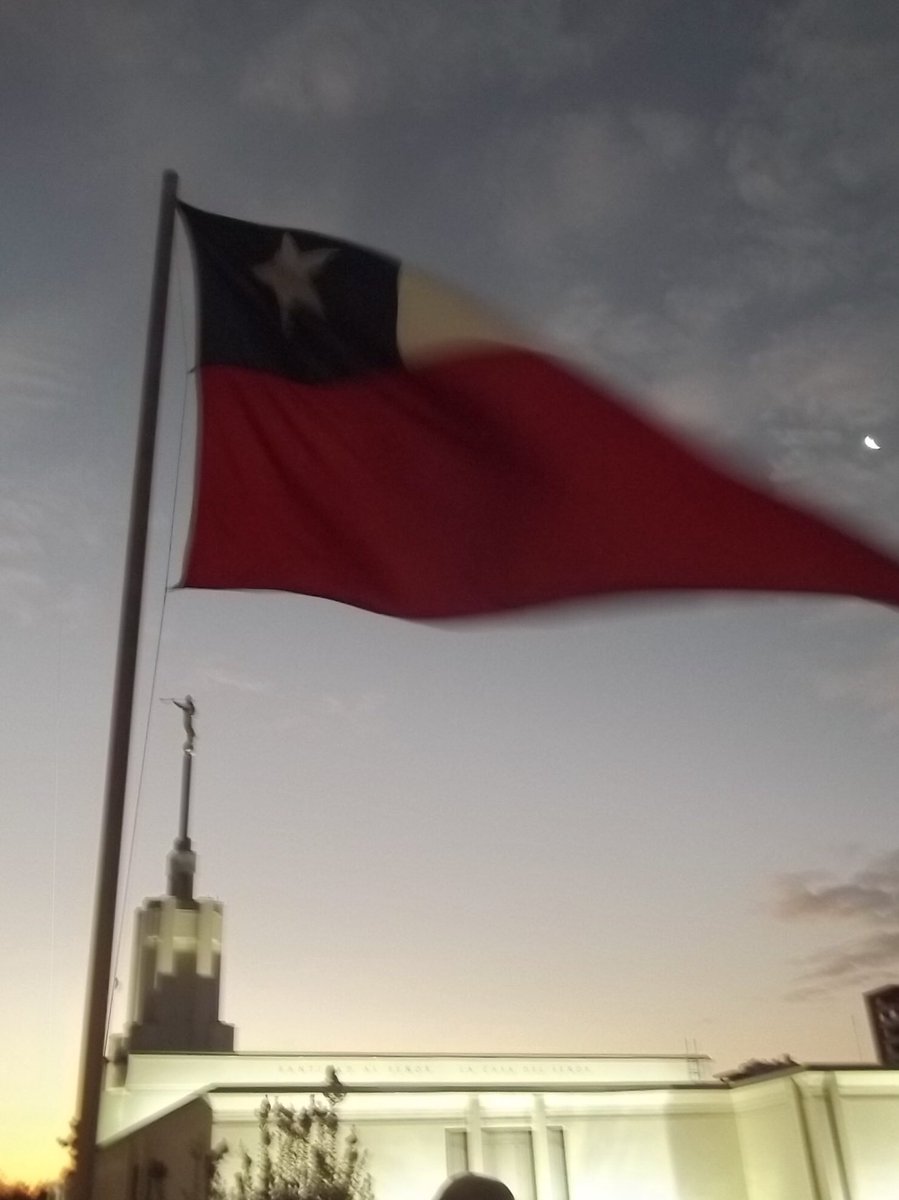 abbieflory's tweet photo. The best 18 months in Santiago. ❤️🇨🇱 https://t.co/VrcA4rNLXL
