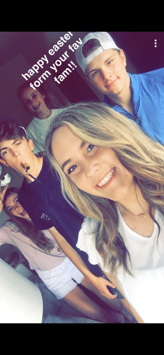 EMMAPHANAL's tweet photo. Happy birthday to the person i get to spend every holiday with since ‘07 haha hope you have the best day!!💛💛 @sydneygsmith4 https://t.co/E4bod0rBem