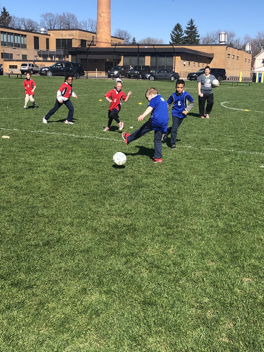 SCORESCleveland's tweet photo. Beautiful spring day to practice some soccer skills with our @NewtonDBakerArt juniors team!! #scorescle @CLEMetroSchools https://t.co/G8yxDyFX8Q