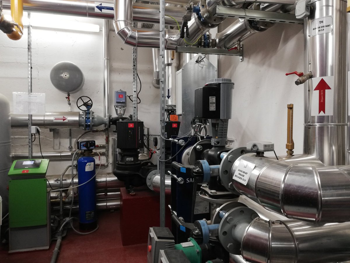 jeanlucvidon's tweet photo. Ce soir nous avons inauguré la réhabilitation thermique d'un immeuble de 303 logements #HLM à Paris. Un système de production de chauffage innovant récompensé lors du Trophée Européen de l'Habitat Responsable, 50% d'energie renouvelable
@icfhabitat #LaSablière
@SNCFimmobilier https://t.co/tAs4KeeL5X