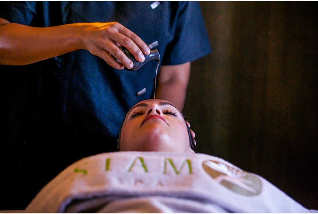 BohemiaSuites's tweet photo. ¿Quién necesita un masaje relajante con aceite de coco? 💆♂️
Who needs a relaxing massage with coconut oil? 💆🏻
.
Reservas/booking: +34 928 12 83 21 / siam@bohemia-grancanaria.com
#SIAMSPA #BohemiaSuitesandSpa #masaje #wellness #coconutoil #aceitedecoco https://t.co/aAIvuTUI2l