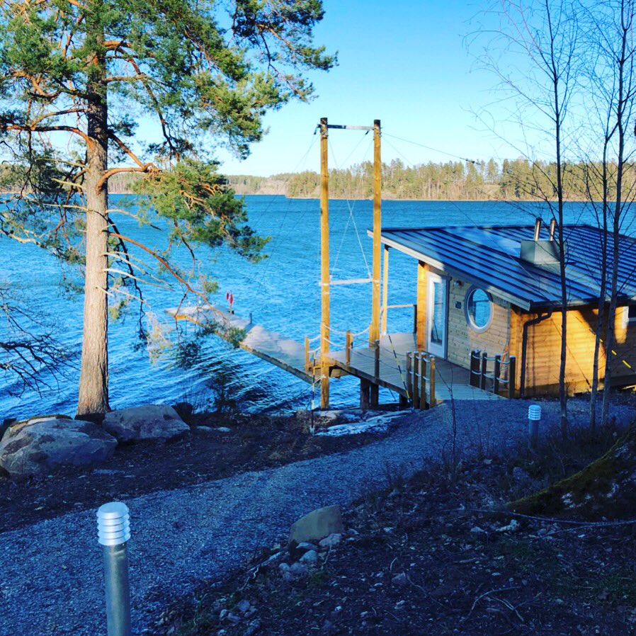 Malin_IW's tweet photo. Utökar det ideella engagemanget med ett nytt uppdrag i en ny organisation, revisor i bastusällskapet! Har man finländskt påbrå och jobbar på en revisionsbyrå så måste väll det passa som handen i handsken? 🤓 https://t.co/Usl6RrV9MK