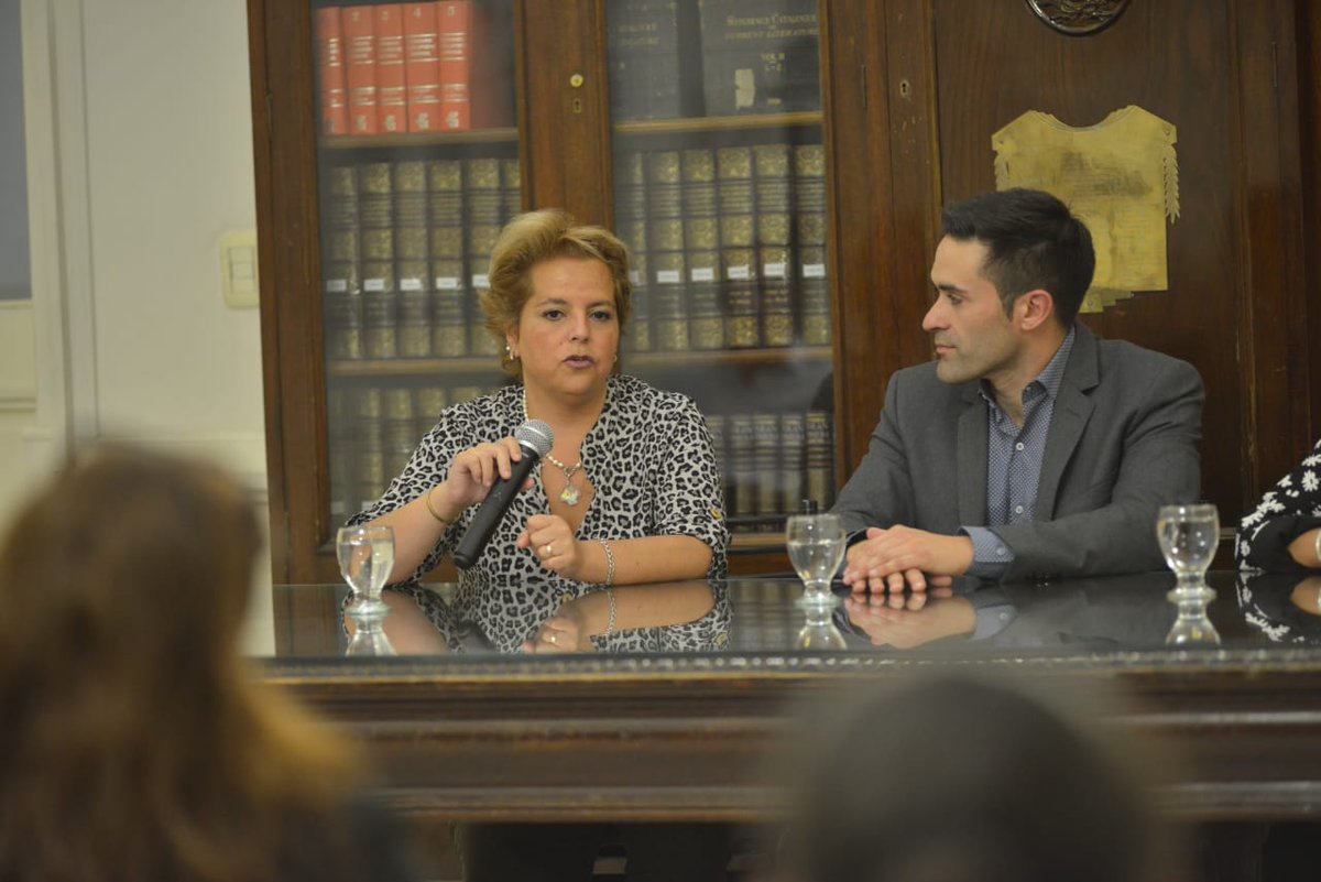 senadomendoza's tweet photo. #LegislaturaAbierta Distinción a representantes del Centro de Atención Odontológica al Discapacitad #fotogalería https://t.co/667UrLvtxV