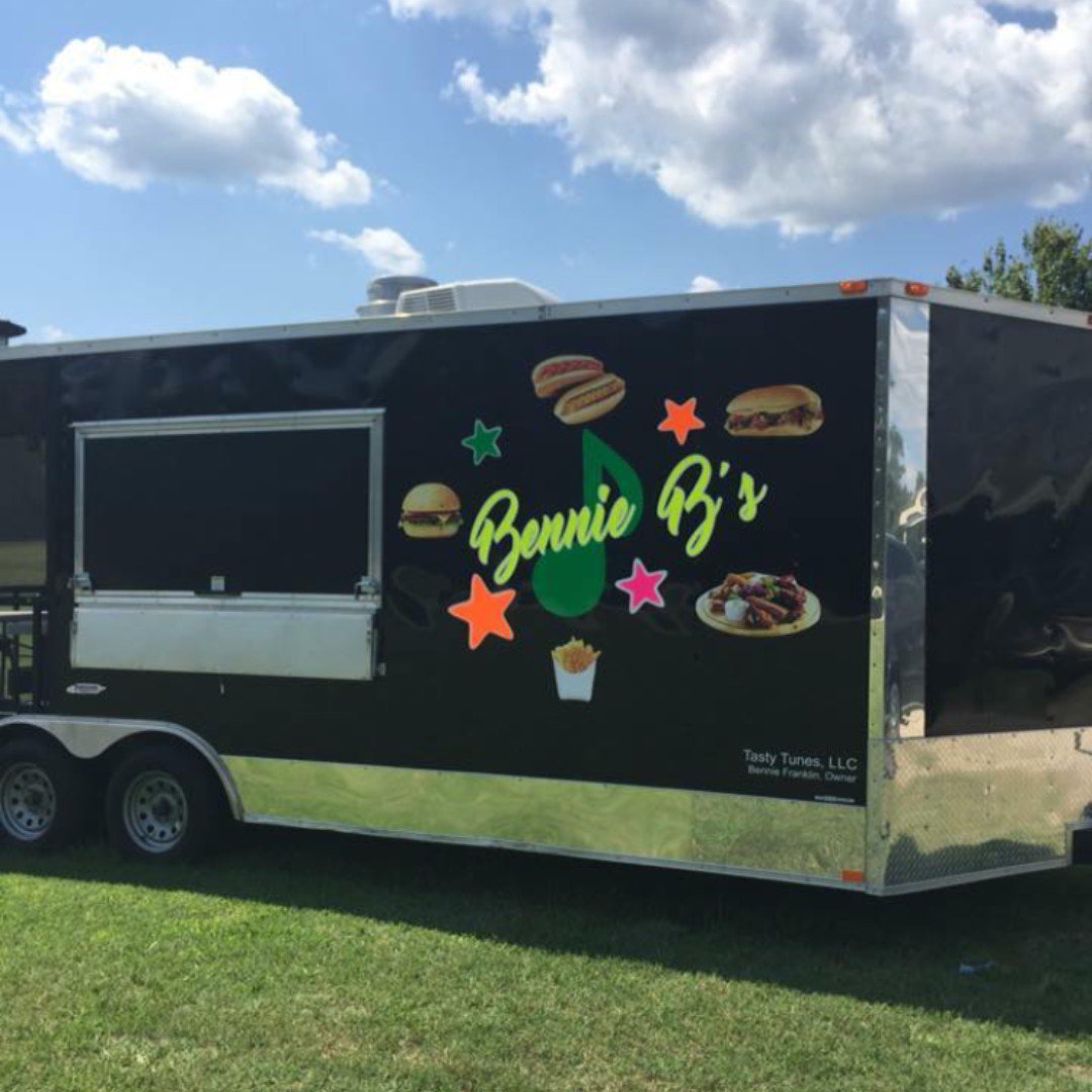townoflouisburg's tweet photo. #2019FridayNightsontheTar is 3 days away and we are so excited to reveal a food truck for this Friday evening. Benny B's will be out serving burgers, hot dogs, cheese steaks, & fries!! Come out and get down with #DowntownLouisburg & Benny B's!! #TownofLouisburgNC #FNOTT https://t.co/UjnjDLFFn1