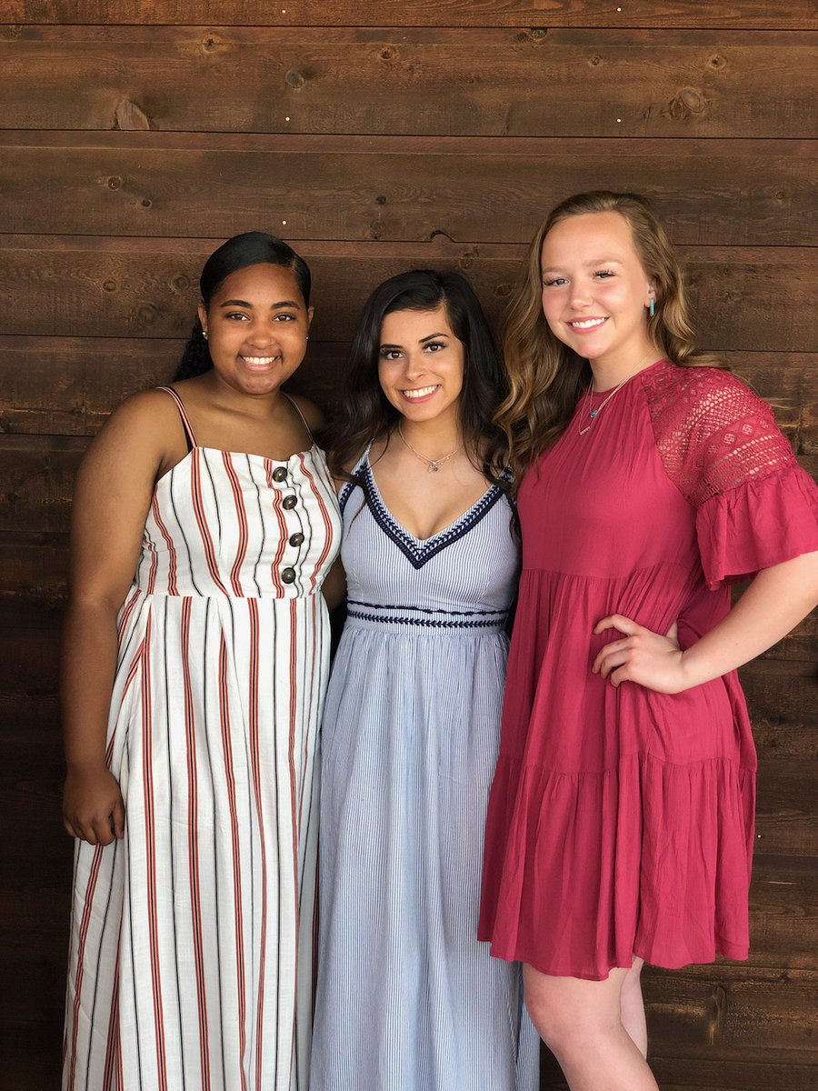 HHSJagSoftball's tweet photo. Game day!!! And Senior Breakfast! Blessed with the best group!! Love your leadership @tatumm__22 @rachelldanee @alexaterese  
Play with a purpose! Have fun tonight!!! @MidloHeritage https://t.co/7KyHCY3JZZ