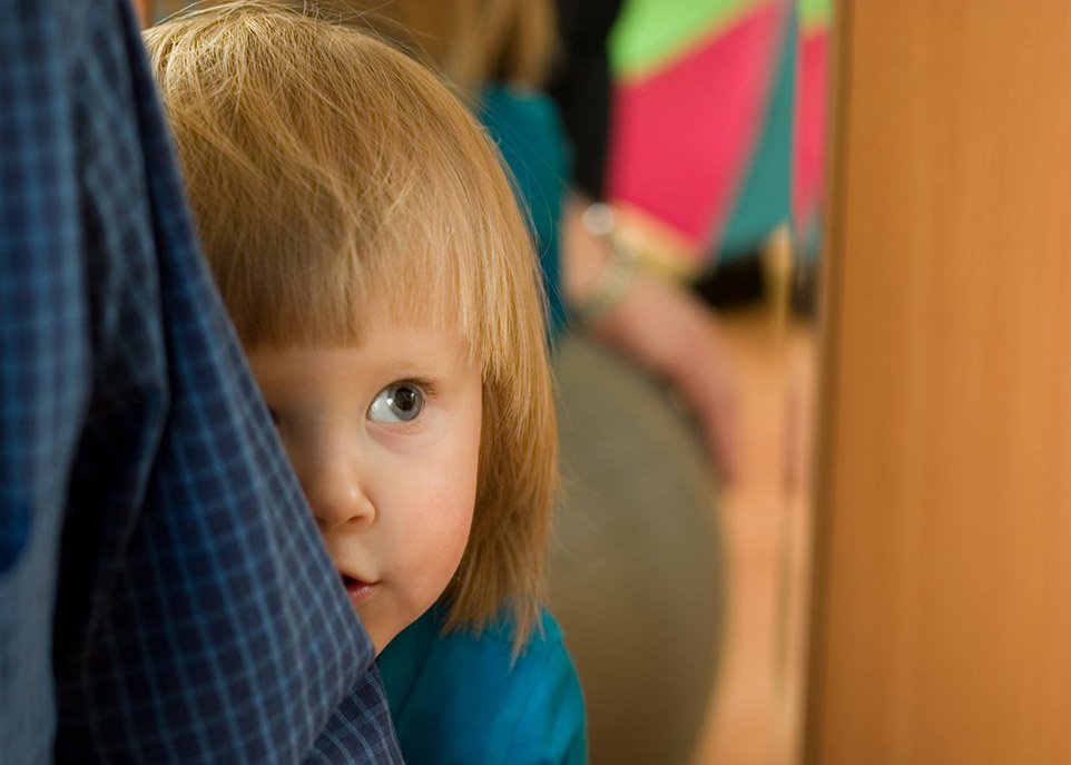 ULavalnouvelles's tweet image. Les #gènes ont-ils un rôle à jouer dans la #timidité? Une étude de chercheurs de l'École de #psychologie suggère une réponse bit.ly/2uV2Ax0