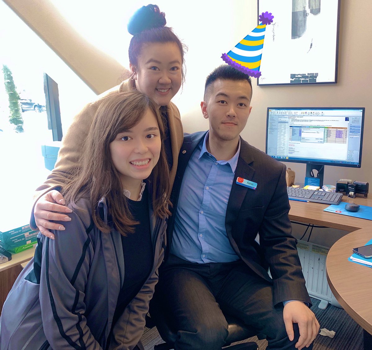 Knock knock, special delivery !! 🥳🎂Happy Birthday to <a href="/aaronhuang__/">Aaron Huang</a>  !! #VanCentreBMO #ProudToWorkAtBMO #workbuddies #foodiebuddies