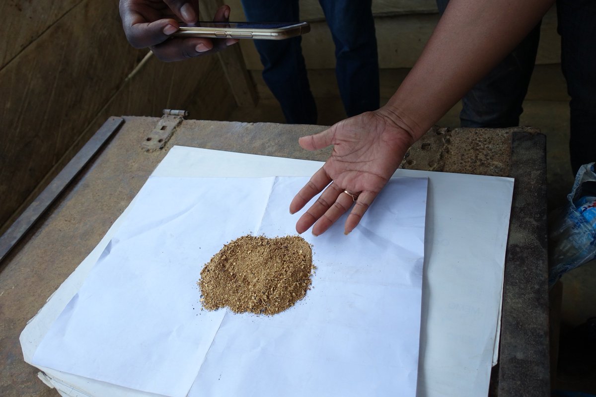 LyndaMerilynLaw's tweet photo. Real Ghana Gold:   so many good stories are not told - here @AustraliaAwards ASM scholars  see gold produced without mercury and cyanide, good progressive rehabilitation, women employed and a lovely school built for community - shame the process for certification is too long. https://t.co/tZmRWHHQB3
