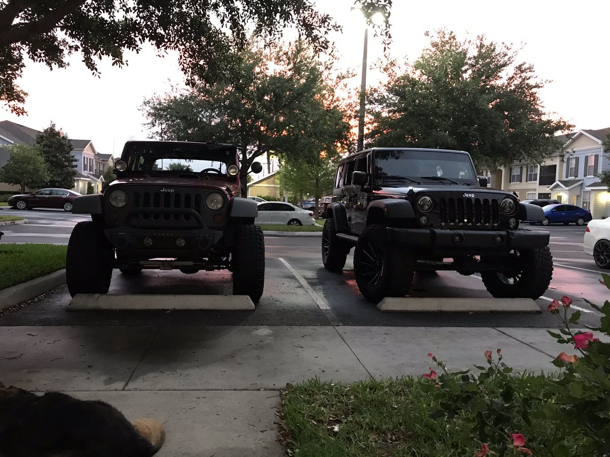 dos jeeps tho