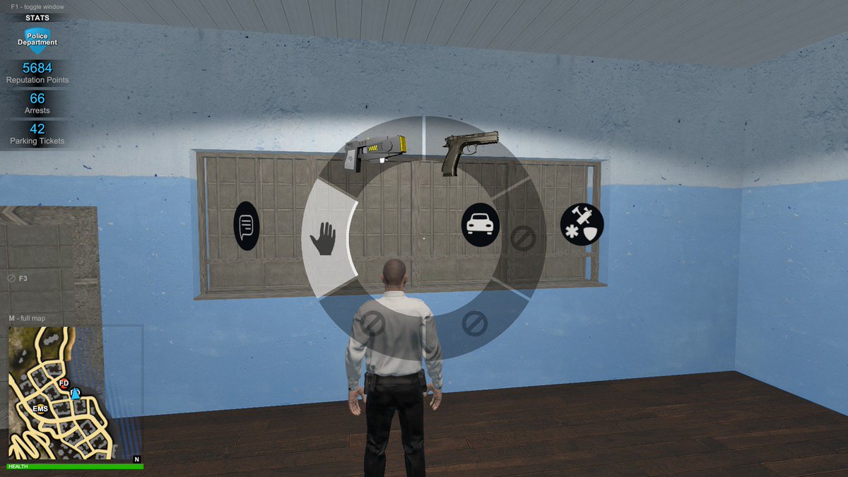 3adam15's tweet image. #Flashinglightsgame のアップデートで、ついに警察で銃が使えるようになった。警察署にあった武器庫のアイコンは無くなり(1枚目)、Qキーを押すとGTA5のようなホイール表示で武器を選べる(2枚目)。銃を構えてZキーを押すとプレイヤーの視界を左右にずらせる(3、4枚目)。