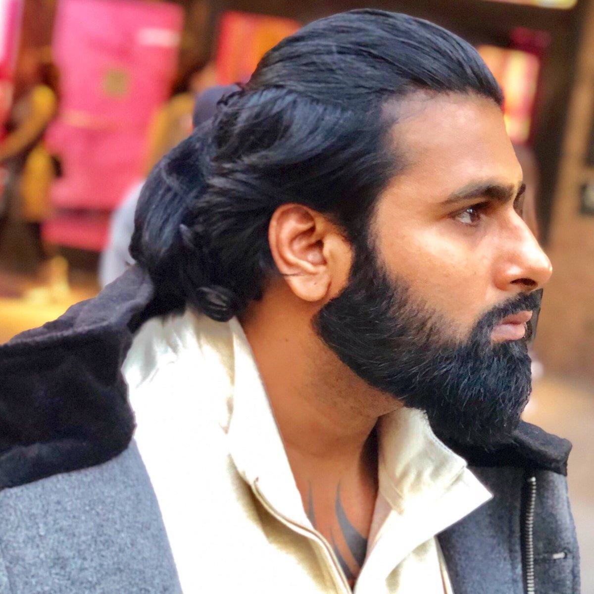 VeerMahaan's tweet photo. Life has no guarantees and promises no tomorrows. Focus on what you have today, plan for tomorrow, and find your “Why” #milliondollararm #manoftwoworlds #wwe #nxt #wwenowindia #bollywood #namaste🙏🏾 https://t.co/GfwQCT7rhx