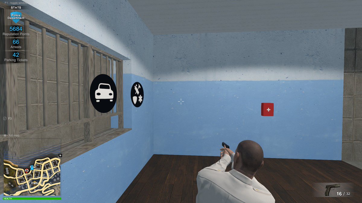 3adam15's tweet image. #Flashinglightsgame のアップデートで、ついに警察で銃が使えるようになった。警察署にあった武器庫のアイコンは無くなり(1枚目)、Qキーを押すとGTA5のようなホイール表示で武器を選べる(2枚目)。銃を構えてZキーを押すとプレイヤーの視界を左右にずらせる(3、4枚目)。